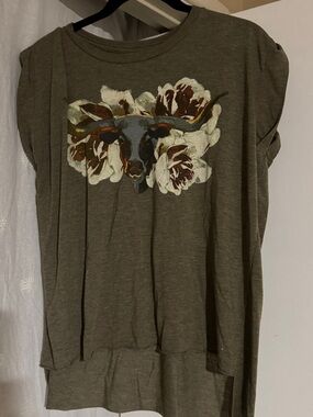 Women’s Olive Green Short Sleeve Graphic Tee with Floral Longhorn